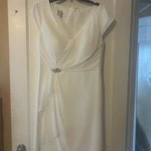 Azazi size 12 knee length bridal fashion. Never worn.